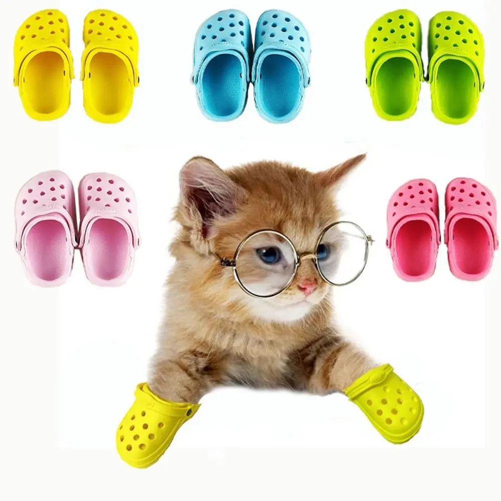Cat Shoes for Cats A Pair Cute Pet Sandals Non-slip Summer Dog Shoes Comfortable Hole Shoes Breathable Dog Accessories CW67